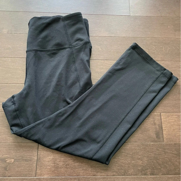 Women’s Black Under Armour Capri Legging - Women’s M Based on Size Chart - Picture 2 of 7